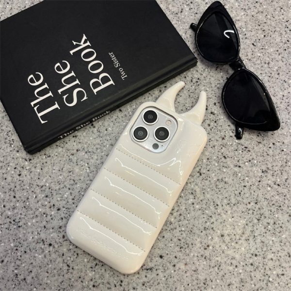 Urban Sophistication iphone16ケース アーバンソフィスティケーションThe Puffer Case Devil in Red ブランド iPhone15/14pro ケース 人気 キラキラ スマホケース iPhone13/12カバー - 画像 (5)