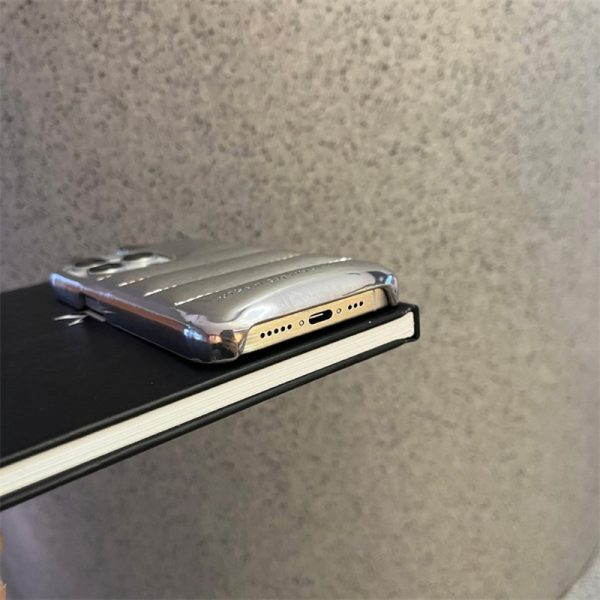 Urban Sophistication iphone16ケース アーバンソフィスティケーションThe Puffer Case Devil in Red ブランド iPhone15/14pro ケース 人気 キラキラ スマホケース iPhone13/12カバー - 画像 (9)