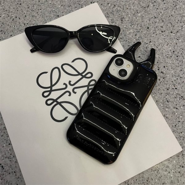 Urban Sophistication iphone16ケース アーバンソフィスティケーションThe Puffer Case Devil in Red ブランド iPhone15/14pro ケース 人気 キラキラ スマホケース iPhone13/12カバー - 画像 (4)