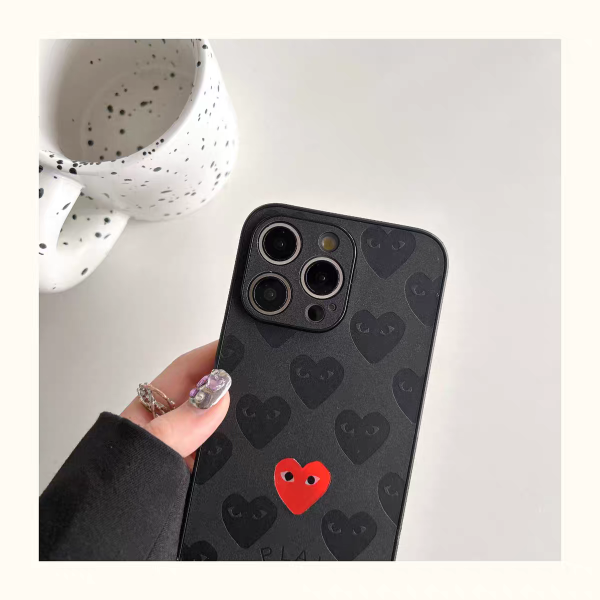 COMME des GARÇONS iphoneケース ブランド スマホケース iPhone16/16proケース  スエード コムデギャルソン アイフォン15/14ケース 携帯 ケース 愛 ハート iphone13/12 カップルお揃い - 画像 (5)