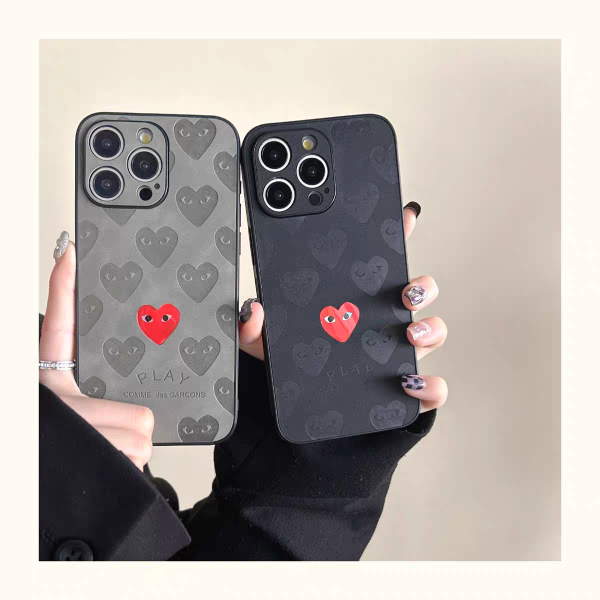 COMME des GARÇONS iphoneケース ブランド スマホケース iPhone16/16proケース  スエード コムデギャルソン アイフォン15/14ケース 携帯 ケース 愛 ハート iphone13/12 カップルお揃い