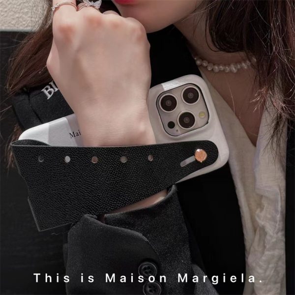 マルジェラ スマホケース ハイ ブランドコピー iphone16/16pro ケース maison margiela 携帯 ケース アイフォン15/15pro ケース ブランド iphoneケース おしゃれ ベルト 付き カップル お揃い - 画像 (3)