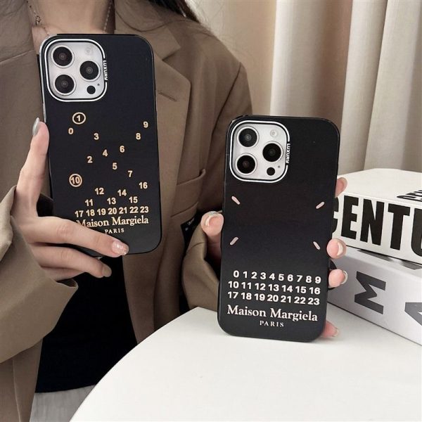 メゾン マルジェラ iPhone16ケース ハイブランド アイフォン15ケース margiela メンズ マルジェラ スマホケース 人気ブランド  iphone14pro/13/12 promax ケース 格好いい