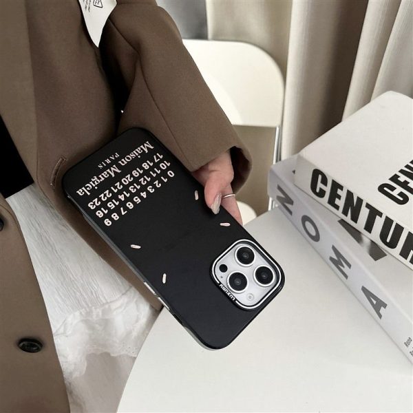 メゾン マルジェラ iPhone16ケース ハイブランド アイフォン15ケース margiela メンズ マルジェラ スマホケース 人気ブランド  iphone14pro/13/12 promax ケース 格好いい - 画像 (4)