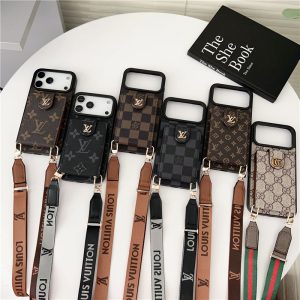 ルイヴィトン iphone17 ショルダーケース iphone17air/17pro ケース 背面収納 ブランド iphone16/16promax ケース グッチ iphone15/14 ケース メンズ おしゃれ スマホケース 斜めがけ iphone カード 収納 ケース