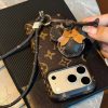 ヴィトン iphoneケース ミッキー チャーム iphone17pro/17promaxケース モノグラム iphoneケース ストラップ付き iphone16pro/15 ケース 可愛い ブランド